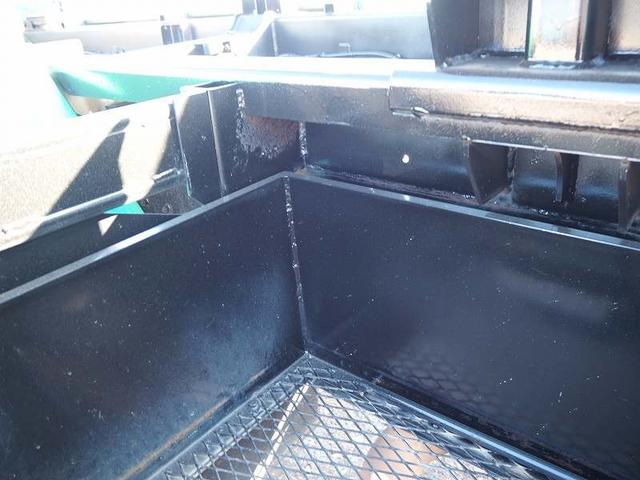 スーパーグレート スーパーグレート　ハイルーフ　アームロール　コンテナ付き　ハイルーフ　極東開発製　フックロール　アームロール　脱着装置付コンテナ専用車　２８立米コンテナ付き　　２２ｔベース　積載１０．３ｔ　４２０馬力　デフロック（32枚目）