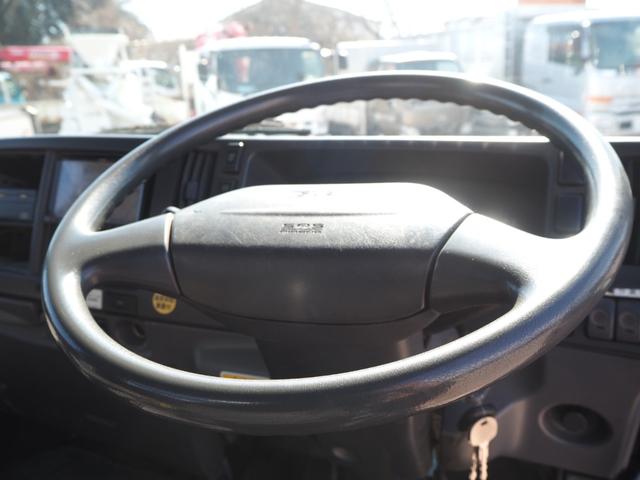 フォワード 　増トン　新明和製　アームロール　ツインホイスト　ＣＣＡ７８－１３　積載８．４ｔ　７７９０ｃｃ（ターボ２４０馬力）　２人乗り　６速マニュアル　坂道発進補助装置（コンテナなし）（68枚目）