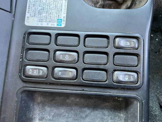 スーパーグレート 新明和製 DR12-02SB 22tロング深ダンプ20立米 電動コボレーン付 荷台ステンレス張り 積載9.6t 1デフ リーフサス 電動コボレーン リアゲート自動ロック付き 坂道発進補助装置 ETC(67枚目)