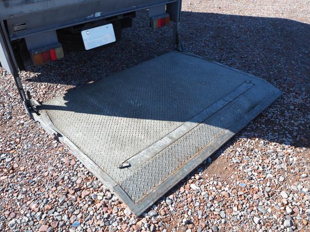 ダイナトラック 　車検付き　４ＷＤ　標準１０尺ショート　アルミバン　サイドドア付　積載２ｔ　コンビゲート上蓋と垂直式パワーゲート　床面板張り　ラッシング２段　左スライド式サイド扉　バックモニター　ＥＴＣ（23枚目）