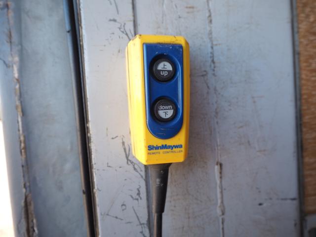 ダイナトラック 　車検付き　４ＷＤ　標準１０尺ショート　アルミバン　サイドドア付　積載２ｔ　コンビゲート上蓋と垂直式パワーゲート　床面板張り　ラッシング２段　左スライド式サイド扉　バックモニター　ＥＴＣ（30枚目）