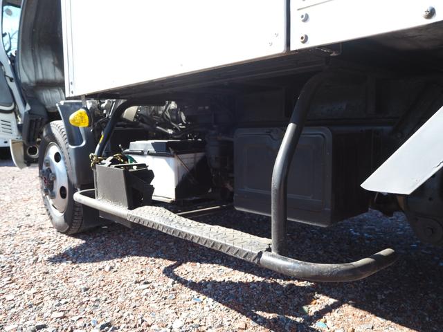 ダイナトラック 　車検付き　４ＷＤ　標準１０尺ショート　アルミバン　サイドドア付　積載２ｔ　コンビゲート上蓋と垂直式パワーゲート　床面板張り　ラッシング２段　左スライド式サイド扉　バックモニター　ＥＴＣ（35枚目）