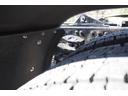 　全塗装仕上げ済　新明和　ハイリフトカプラー　ＴＲＨ８５－６０Ｋ　トレーラーヘッド　トラクタ　実走行２０万キロ代　第五輪荷重８．４ｔ　ターボ４１０馬力　アルミホイール　リーフサス　ベッド付（42枚目）