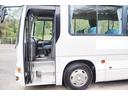 デラックス　中型送迎バス　５７人乗り　荷物棚付き　ミラーヒーター　クラリオンマイクアンプ　バックカメラ　総輪エアサス　自動扉（50枚目）