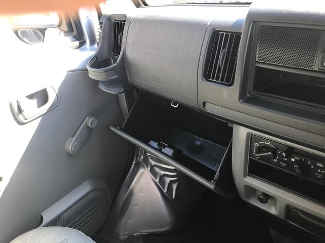 ミニキャブバン CS パートタイム4WD・マニュアル5速 走行65000km エアコン・パワステ・AM/FM(25枚目)