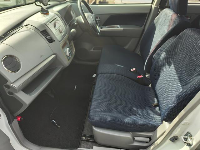 ワゴンＲ ＦＸリミテッドＩＩ　検９年４月　歴無　スマートキー・プッシュスタート・電格ミラー・オートエアコン・フルフラットシート・ヘッドライトレベライザー・車載工具・パンク修理キット・空気入れ・ポータブルカーナビ・１５５／６５／１４（12枚目）