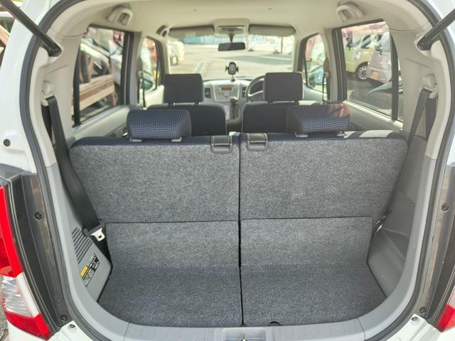 ワゴンＲ ＦＸリミテッドＩＩ　検９年４月　歴無　スマートキー・プッシュスタート・電格ミラー・オートエアコン・フルフラットシート・ヘッドライトレベライザー・車載工具・パンク修理キット・空気入れ・ポータブルカーナビ・１５５／６５／１４（16枚目）