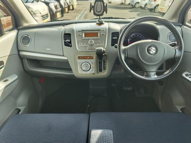 ワゴンＲ ＦＸリミテッドＩＩ　検９年４月　歴無　スマートキー・プッシュスタート・電格ミラー・オートエアコン・フルフラットシート・ヘッドライトレベライザー・車載工具・パンク修理キット・空気入れ・ポータブルカーナビ・１５５／６５／１４（19枚目）