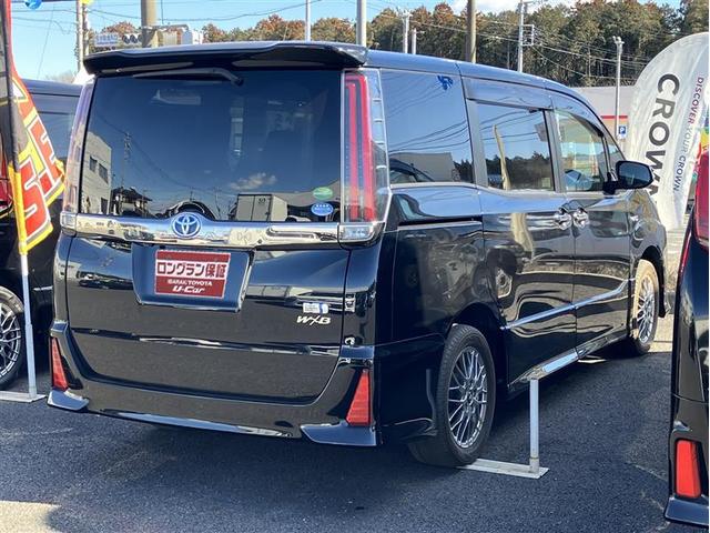 ノア ハイブリッドＳｉ　ダブルバイビー　ＬＥＤヘッドライト　クルコン　横滑り防止装置　盗難防止システム　エアバッグ　アルミ　メモリ－ナビ　スマキー　Ｗエアコン　ＡＢＳ　ナビ＆ＴＶ　デュアルエアバッグ　ＥＴＣ　ＤＶＤ　パワーウインドウ（2枚目）