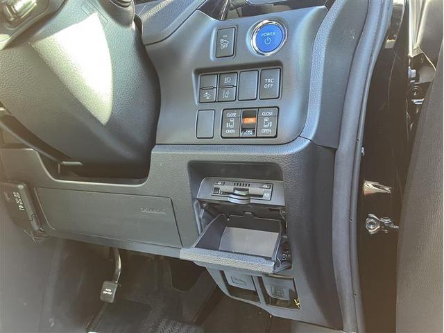 ノア ハイブリッドＳｉ　ダブルバイビー　ＬＥＤヘッドライト　クルコン　横滑り防止装置　盗難防止システム　エアバッグ　アルミ　メモリ－ナビ　スマキー　Ｗエアコン　ＡＢＳ　ナビ＆ＴＶ　デュアルエアバッグ　ＥＴＣ　ＤＶＤ　パワーウインドウ（11枚目）