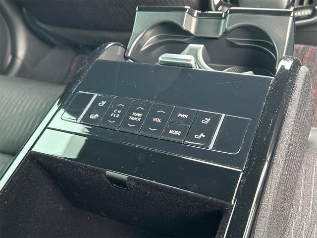 クラウンハイブリッド Ｇ　ドライブレコーダー　クリアランスソナー　レーンアシスト　オートクルーズコントロール　パークアシスト　衝突被害軽減システム　全周囲カメラ　ナビ　ＴＶ　アルミホイール　オートマチックハイビーム（57枚目）