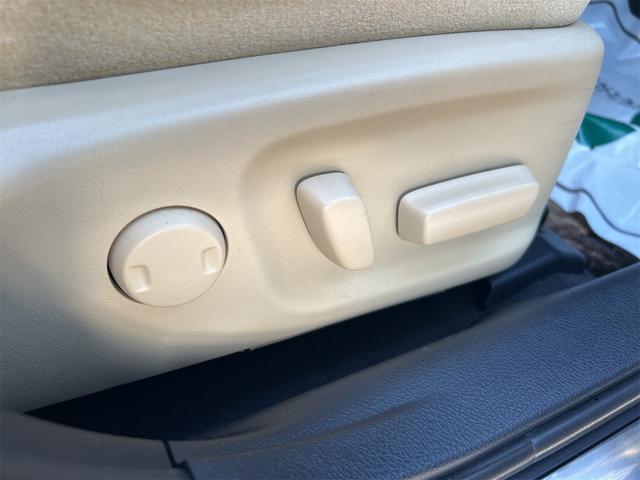 クラウン ロイヤルサルーン ETC レーンアシスト オートクルーズコントロール 衝突被害軽減システム バックカメラ ナビ TV アルミホイール オートマチックハイビーム オートライト LEDヘッドランプ AT スマートキー(39枚目)