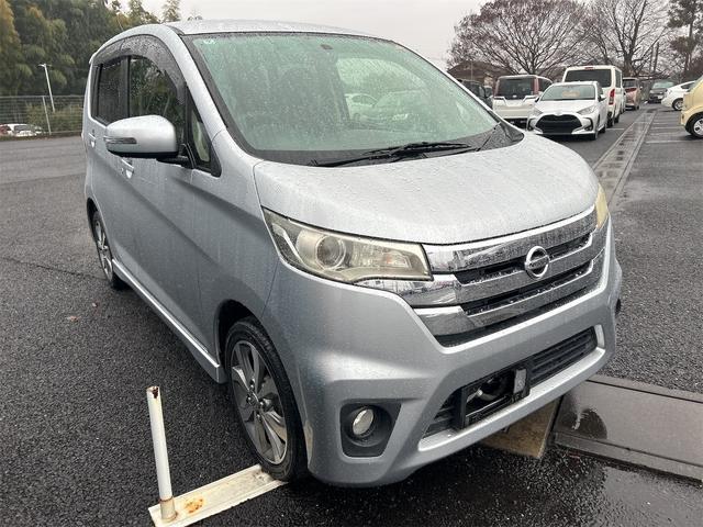 デイズ ハイウェイスター　Ｇ　ＥＴＣ　全周囲カメラ　ナビ　ＴＶ　オートライト　ＨＩＤ　エアロ　スマートキー　アイドリングストップ　電動格納ミラー　ベンチシート　ＣＶＴ　盗難防止システム　ＡＢＳ　ＣＤ　ミュージックプレイヤー接続可（12枚目）