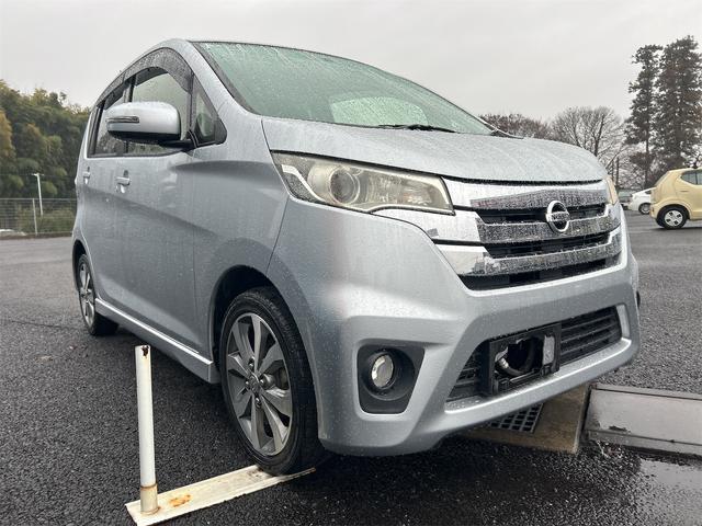 デイズ ハイウェイスター　Ｇ　ＥＴＣ　全周囲カメラ　ナビ　ＴＶ　オートライト　ＨＩＤ　エアロ　スマートキー　アイドリングストップ　電動格納ミラー　ベンチシート　ＣＶＴ　盗難防止システム　ＡＢＳ　ＣＤ　ミュージックプレイヤー接続可（13枚目）