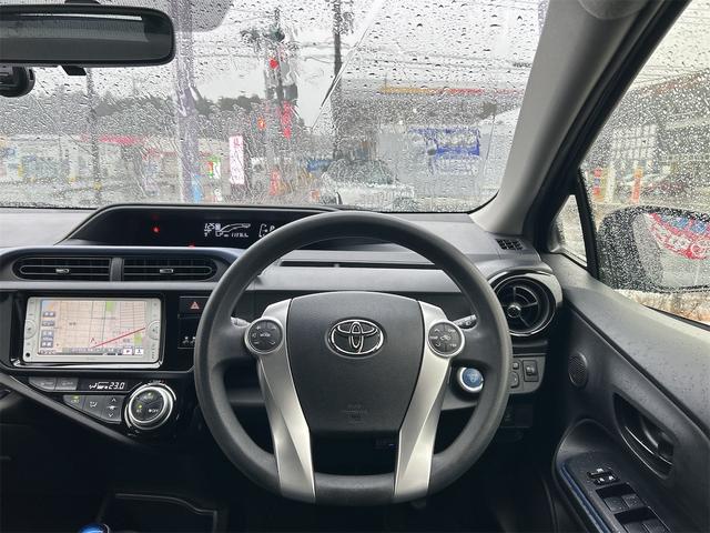 アクア Ｓ　ドライブレコーダー　ＥＴＣ　バックカメラ　ナビ　ＴＶ　オートライト　スマートキー　電動格納ミラー　ＣＶＴ　衝突安全ボディ　ＡＢＳ　ＥＳＣ　ＣＤ　ミュージックプレイヤー接続可　Ｂｌｕｅｔｏｏｔｈ（3枚目）