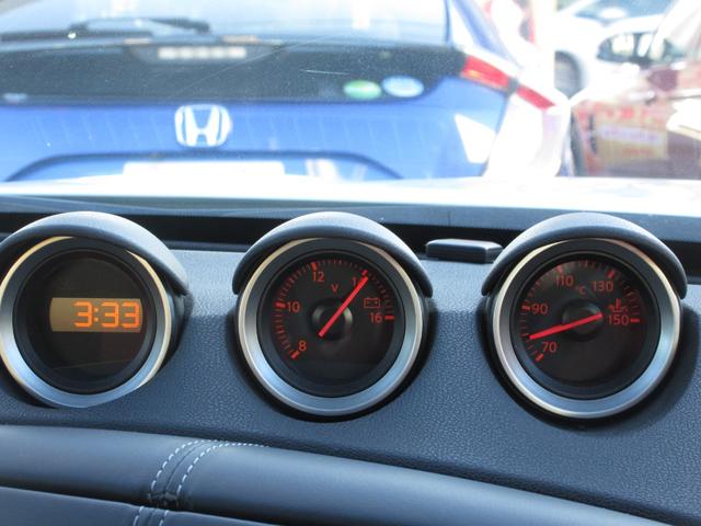 フェアレディＺ ベースグレード　中期型　６ＭＴ　当店買取車　バージョンＳ鍛造ＲＡＹＳ製１９インチアルミホイール　フジツボマフラー　車高調　Ｓ－ＴＵＮＥリアウイング　ナビＴＶ　Ｂｌｕｅｔｏｏｔｈオーディオ対応　バックカメラ　キセノン（9枚目）