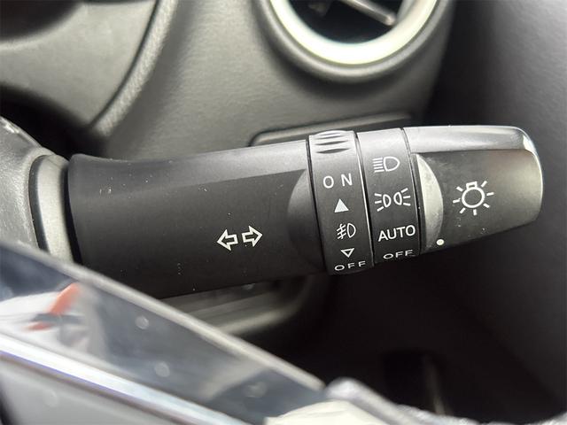 デイズ ハイウェイスター　Ｇターボ　ＥＴＣ　全周囲カメラ　ナビ　ＴＶ　オートマチックハイビーム　オートライト　ＨＩＤ　スマートキー　ベンチシート　ＣＶＴ　盗難防止システム　ＡＢＳ　ＥＳＣ　ＣＤ　ＤＶＤ再生　ＵＳＢ（9枚目）