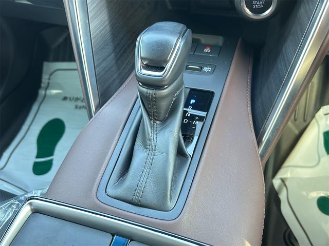 ハリアー Ｚ　レザーパッケージ　ドライブレコーダー　バックカメラ　クリアランスソナー　オートクルーズコントロール　レーンアシスト　衝突被害軽減システム　ナビ　ＴＶ　オートマチックハイビーム　オートライト　ＬＥＤヘッドランプ（7枚目）