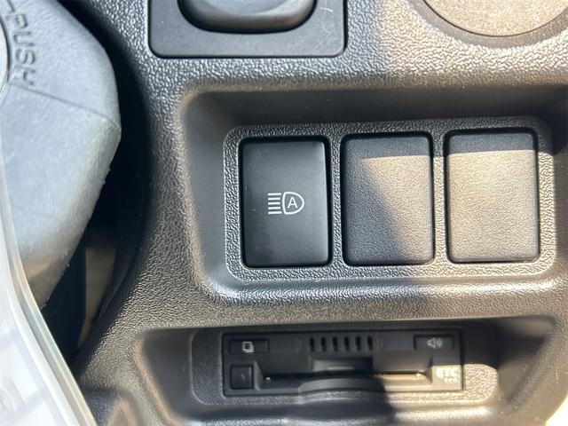 ハイエースバン 　ロングＧＬ　ＥＴＣ　バックカメラ　ナビ　ＴＶ　レーンアシスト　衝突被害軽減システム　両側スライドドア　オートマチックハイビーム　オートライト　キーレスエントリー　電動格納ミラー　ＡＴ　ＣＤ（9枚目）