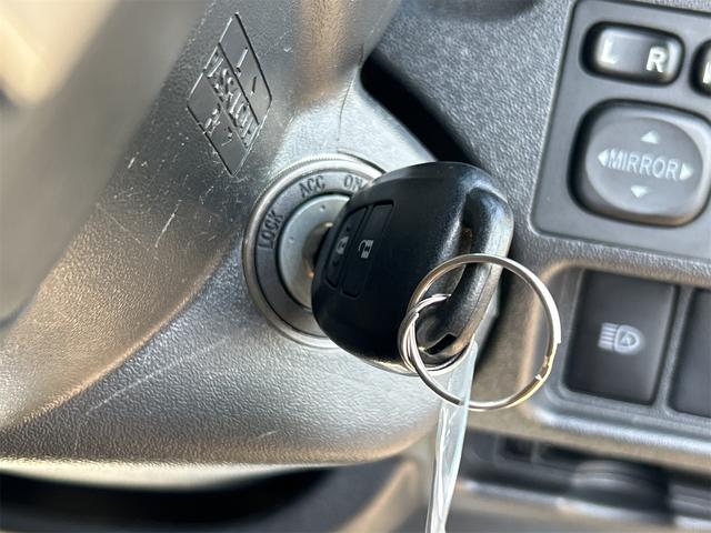 ハイエースバン 　ロングＧＬ　ＥＴＣ　バックカメラ　ナビ　ＴＶ　レーンアシスト　衝突被害軽減システム　両側スライドドア　オートマチックハイビーム　オートライト　キーレスエントリー　電動格納ミラー　ＡＴ　ＣＤ（23枚目）