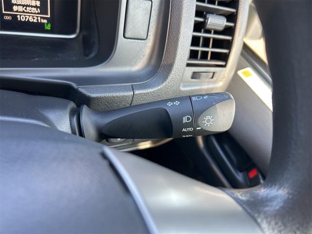 ハイエースバン 　ロングＧＬ　ＥＴＣ　バックカメラ　ナビ　ＴＶ　レーンアシスト　衝突被害軽減システム　両側スライドドア　オートマチックハイビーム　オートライト　キーレスエントリー　電動格納ミラー　ＡＴ　ＣＤ（25枚目）