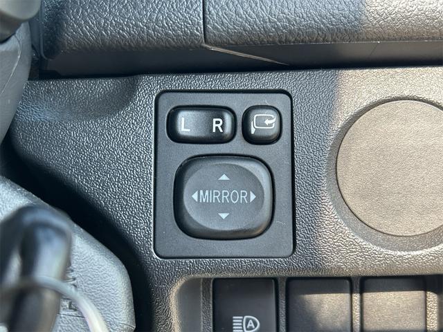 ハイエースバン 　ロングＧＬ　ＥＴＣ　バックカメラ　ナビ　ＴＶ　レーンアシスト　衝突被害軽減システム　両側スライドドア　オートマチックハイビーム　オートライト　キーレスエントリー　電動格納ミラー　ＡＴ　ＣＤ（28枚目）