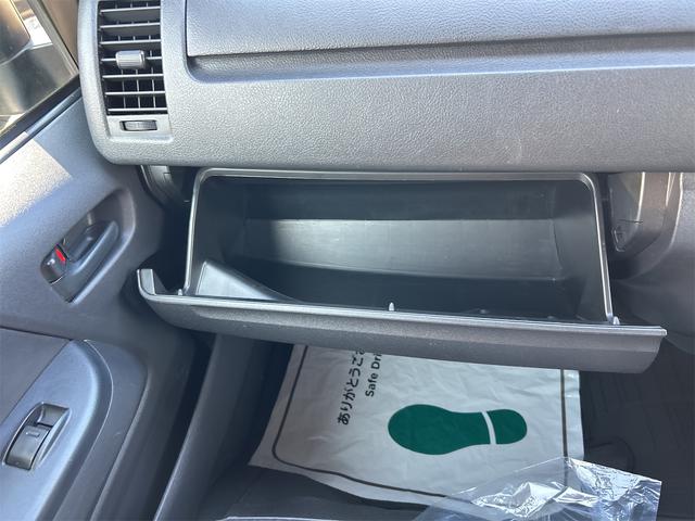 ハイエースバン 　ロングＧＬ　ＥＴＣ　バックカメラ　ナビ　ＴＶ　レーンアシスト　衝突被害軽減システム　両側スライドドア　オートマチックハイビーム　オートライト　キーレスエントリー　電動格納ミラー　ＡＴ　ＣＤ（29枚目）