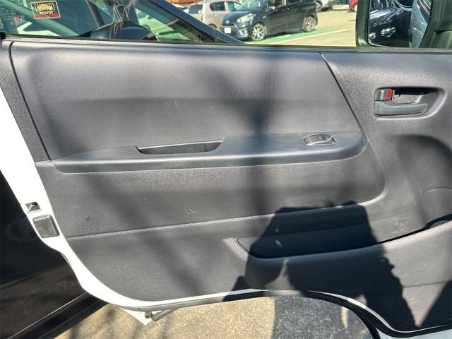 ハイエースバン 　ロングＧＬ　ＥＴＣ　バックカメラ　ナビ　ＴＶ　レーンアシスト　衝突被害軽減システム　両側スライドドア　オートマチックハイビーム　オートライト　キーレスエントリー　電動格納ミラー　ＡＴ　ＣＤ（41枚目）