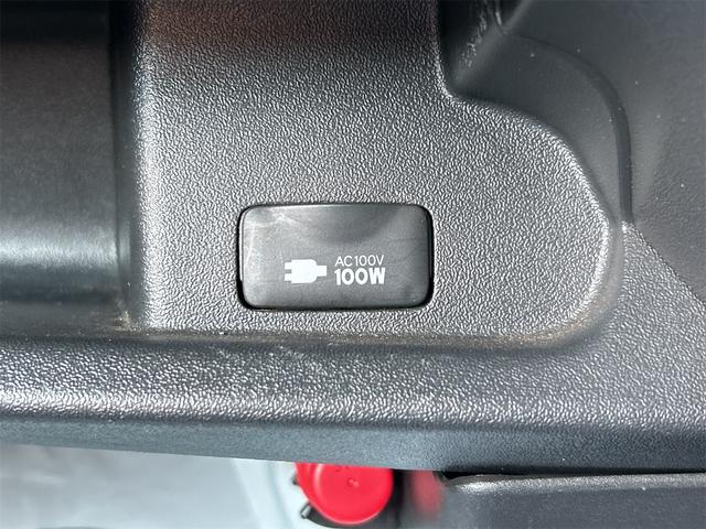 ハイエースバン 　ロングＧＬ　ＥＴＣ　バックカメラ　ナビ　ＴＶ　レーンアシスト　衝突被害軽減システム　両側スライドドア　オートマチックハイビーム　オートライト　キーレスエントリー　電動格納ミラー　ＡＴ　ＣＤ（52枚目）