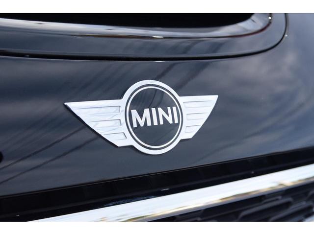 MINI クーパーS クラブマン ソナー LEDヘッド キーレス 記録簿 オートエアコン オートクルーズコントロール エアバッグ ESC カーテンエアバッグ Sキー HDDナビ パワーステアリング Aライト USB ナビ ABS(25枚目)