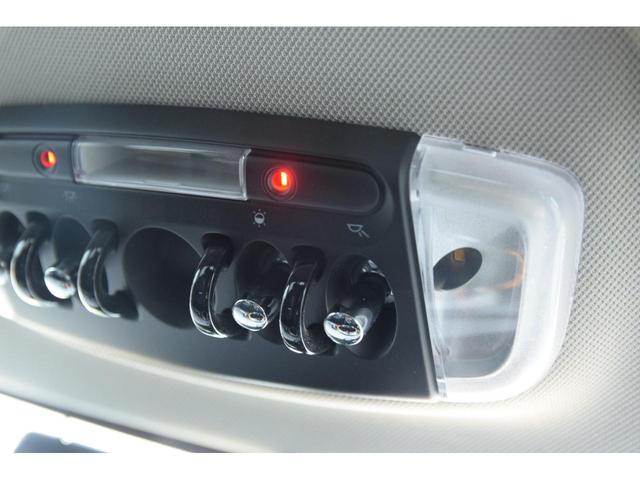 MINI クーパーS クラブマン ソナー LEDヘッド キーレス 記録簿 オートエアコン オートクルーズコントロール エアバッグ ESC カーテンエアバッグ Sキー HDDナビ パワーステアリング Aライト USB ナビ ABS(51枚目)