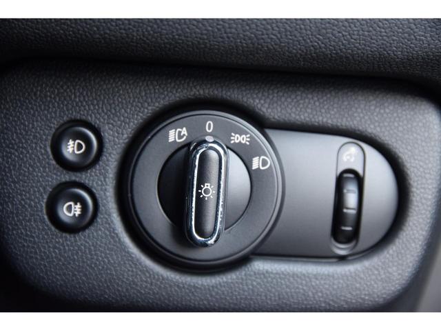 MINI クーパーS クラブマン ソナー LEDヘッド キーレス 記録簿 オートエアコン オートクルーズコントロール エアバッグ ESC カーテンエアバッグ Sキー HDDナビ パワーステアリング Aライト USB ナビ ABS(57枚目)