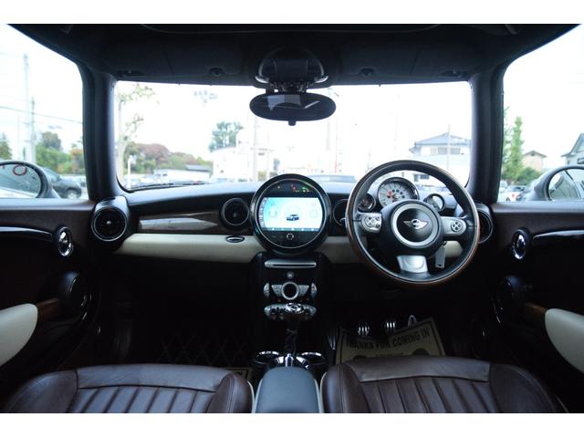 MINI クーパーS クラブマン JCWチューニングキット 黒革シート 整備記録簿 パワーウインドウ Wエアバック パワステ 運転席エアバッグ キーレスキー シートヒーター サイドエアバック フルオートエアコン ETC ABS ナビ(22枚目)