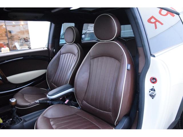 MINI クーパーS クラブマン JCWチューニングキット 黒革シート 整備記録簿 パワーウインドウ Wエアバック パワステ 運転席エアバッグ キーレスキー シートヒーター サイドエアバック フルオートエアコン ETC ABS ナビ(27枚目)