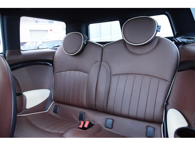 MINI クーパーS クラブマン JCWチューニングキット 黒革シート 整備記録簿 パワーウインドウ Wエアバック パワステ 運転席エアバッグ キーレスキー シートヒーター サイドエアバック フルオートエアコン ETC ABS ナビ(29枚目)