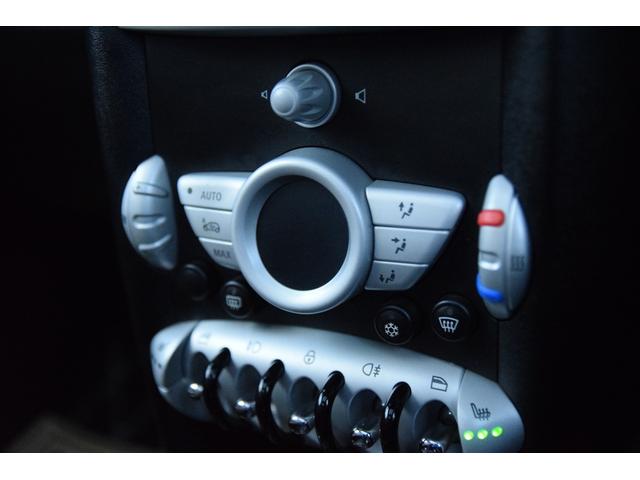 MINI クーパーS クラブマン JCWチューニングキット 黒革シート 整備記録簿 パワーウインドウ Wエアバック パワステ 運転席エアバッグ キーレスキー シートヒーター サイドエアバック フルオートエアコン ETC ABS ナビ(34枚目)