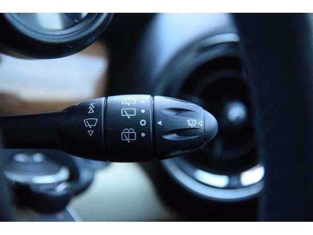 MINI クーパーS クラブマン JCWチューニングキット 黒革シート 整備記録簿 パワーウインドウ Wエアバック パワステ 運転席エアバッグ キーレスキー シートヒーター サイドエアバック フルオートエアコン ETC ABS ナビ(42枚目)