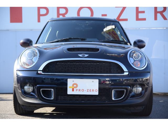 ＭＩＮＩ クーパーＳ　クラブマン　ハンプトン　オートエアコン　オートクルーズ　本革シート　キーレスエントリー　ＡＢＳ　ターボ付　前席シートヒーター　横滑り防止　盗難防止システム　記録簿　パワーウィンドウ　パワーステアリング　電格ミラー（3枚目）