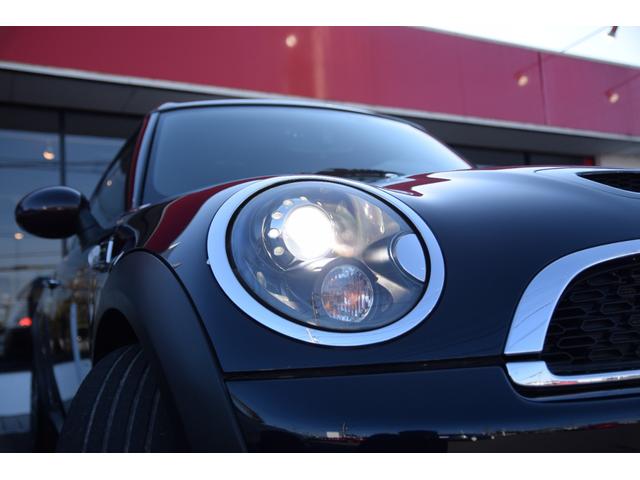 ＭＩＮＩ クーパーＳ　クラブマン　ハンプトン　オートエアコン　オートクルーズ　本革シート　キーレスエントリー　ＡＢＳ　ターボ付　前席シートヒーター　横滑り防止　盗難防止システム　記録簿　パワーウィンドウ　パワーステアリング　電格ミラー（17枚目）