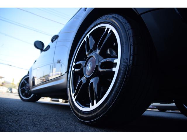 ＭＩＮＩ クーパーＳ　クラブマン　ハンプトン　オートエアコン　オートクルーズ　本革シート　キーレスエントリー　ＡＢＳ　ターボ付　前席シートヒーター　横滑り防止　盗難防止システム　記録簿　パワーウィンドウ　パワーステアリング　電格ミラー（24枚目）