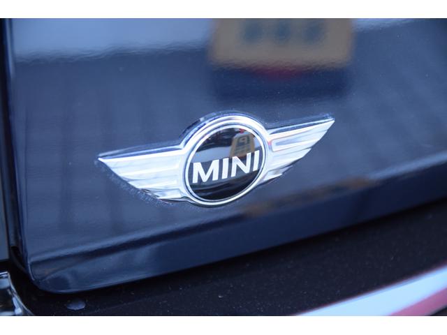 ＭＩＮＩ クーパーＳ　クラブマン　ハンプトン　オートエアコン　オートクルーズ　本革シート　キーレスエントリー　ＡＢＳ　ターボ付　前席シートヒーター　横滑り防止　盗難防止システム　記録簿　パワーウィンドウ　パワーステアリング　電格ミラー（25枚目）
