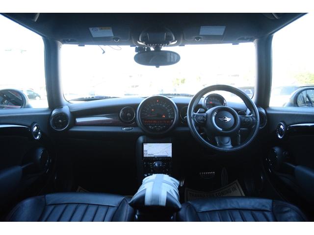 ＭＩＮＩ クーパーＳ　クラブマン　ハンプトン　オートエアコン　オートクルーズ　本革シート　キーレスエントリー　ＡＢＳ　ターボ付　前席シートヒーター　横滑り防止　盗難防止システム　記録簿　パワーウィンドウ　パワーステアリング　電格ミラー（31枚目）