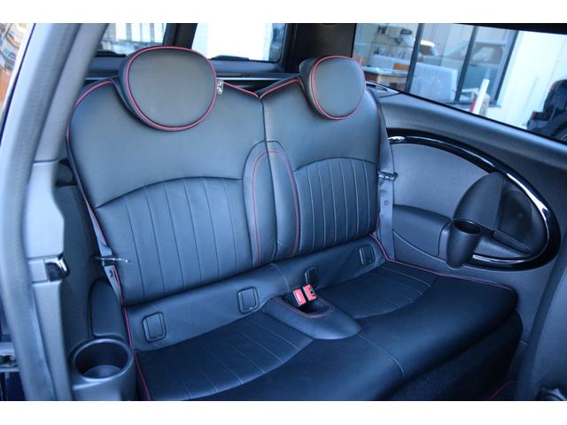 ＭＩＮＩ クーパーＳ　クラブマン　ハンプトン　オートエアコン　オートクルーズ　本革シート　キーレスエントリー　ＡＢＳ　ターボ付　前席シートヒーター　横滑り防止　盗難防止システム　記録簿　パワーウィンドウ　パワーステアリング　電格ミラー（41枚目）