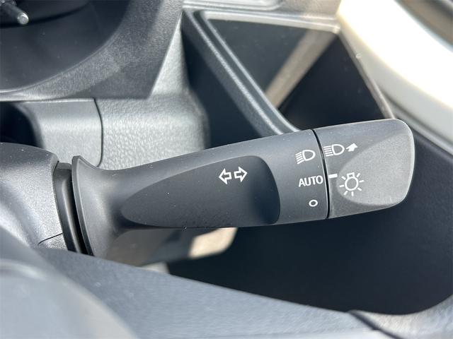 ハイゼットトラック スタンダード　４ＷＤ　ＭＴ　衝突被害軽減システム　クリアランスソナー　アイドリングストップ　オートライト　ＡＢＳ　ＥＳＣ　エアコン　パワーステアリング　運転席エアバッグ　助手席エアバッグ（9枚目）