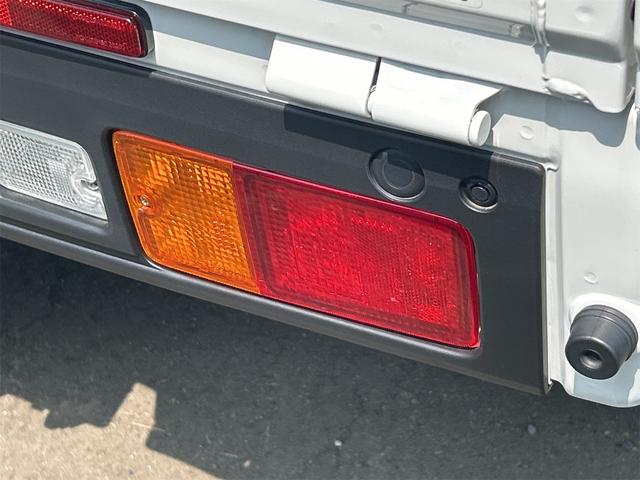 ハイゼットトラック スタンダード　４ＷＤ　ＭＴ　衝突被害軽減システム　クリアランスソナー　アイドリングストップ　オートライト　ＡＢＳ　ＥＳＣ　エアコン　パワーステアリング　運転席エアバッグ　助手席エアバッグ（28枚目）