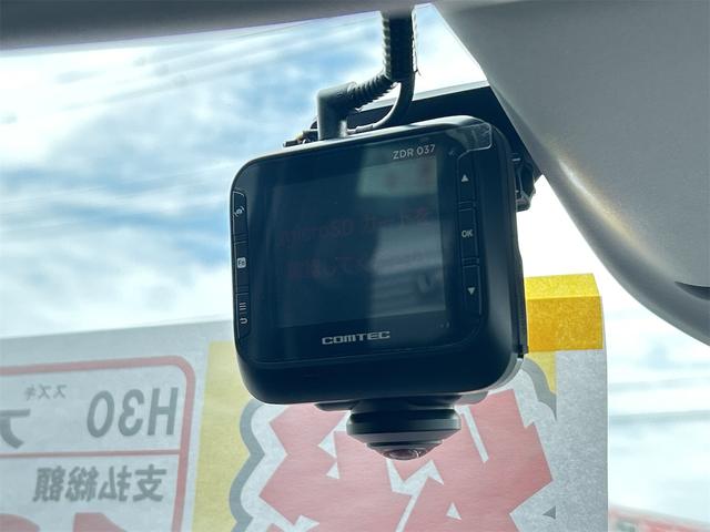 アルトターボＲＳ ベースグレード　ドライブレコーダー　ＥＴＣ　バックカメラ　ＴＶ　衝突被害軽減システム　オートライト　ＨＩＤ　スマートキー　アイドリングストップ　電動格納ミラー　シートヒーター　ＡＴ　盗難防止システム　ＡＢＳ　ＥＳＣ（7枚目）