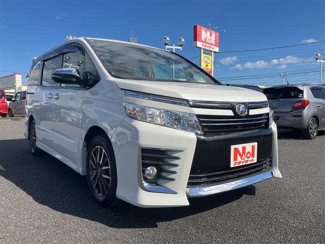 ヴォクシー ＺＳ　煌　Ｗエアバッグ　ＡＢＳ　プライバシーガラス　純正アルミ　純正ナビ　両側パワースライド　アイドリングストップ　ＥＴＣ（3枚目）