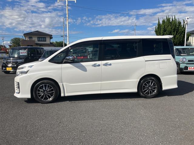 ヴォクシー ＺＳ　煌　Ｗエアバッグ　ＡＢＳ　プライバシーガラス　純正アルミ　純正ナビ　両側パワースライド　アイドリングストップ　ＥＴＣ（5枚目）