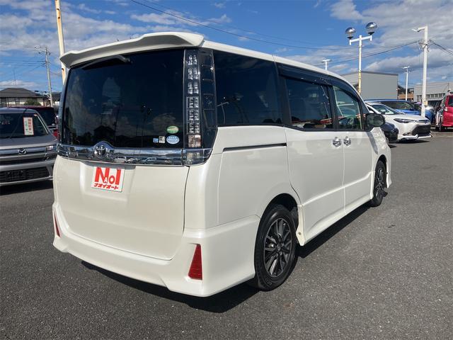 ヴォクシー ＺＳ　煌　Ｗエアバッグ　ＡＢＳ　プライバシーガラス　純正アルミ　純正ナビ　両側パワースライド　アイドリングストップ　ＥＴＣ（7枚目）