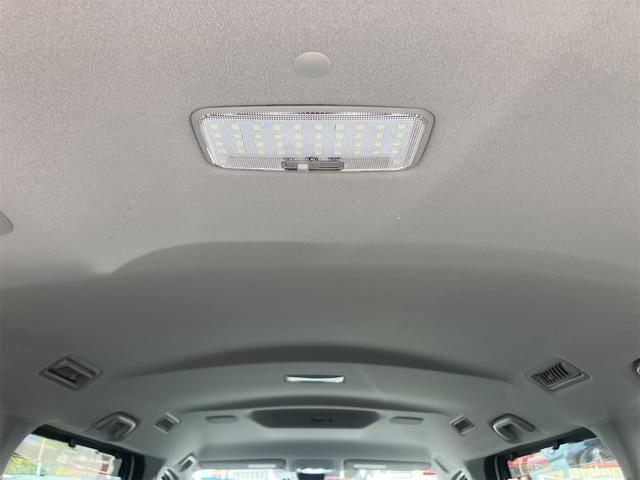 ヴォクシー ＺＳ　煌　Ｗエアバッグ　ＡＢＳ　プライバシーガラス　純正アルミ　純正ナビ　両側パワースライド　アイドリングストップ　ＥＴＣ（12枚目）